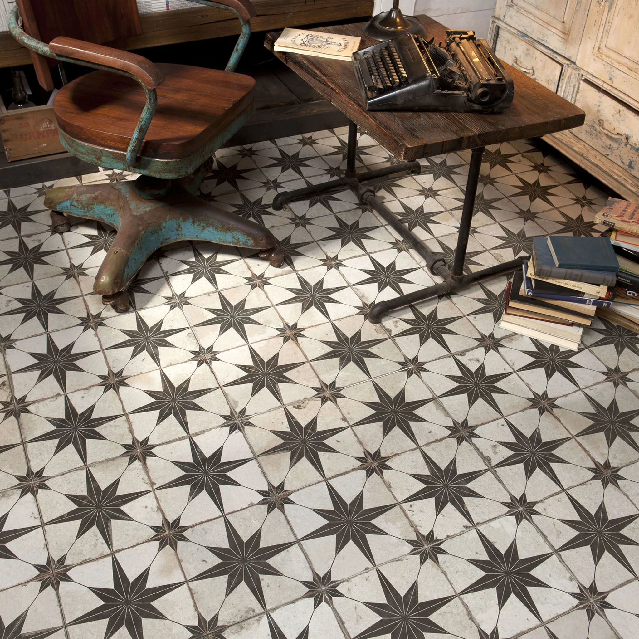Heritage Star Patterned Tile - Image 5